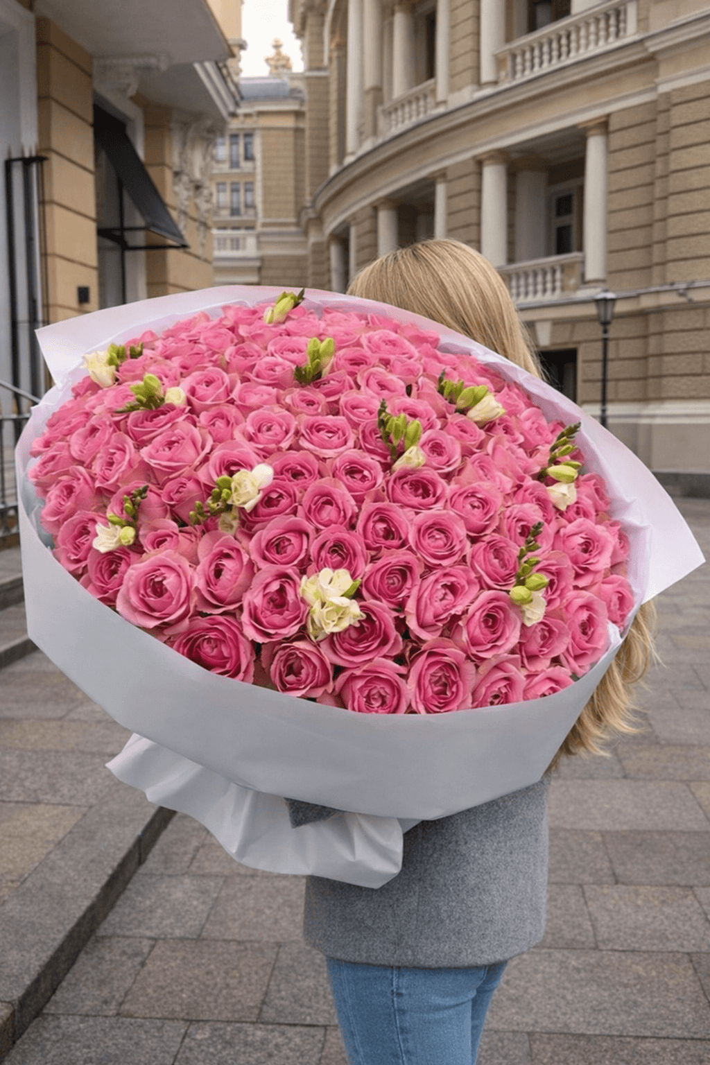 Elegant Rose Bouquet with Freesia