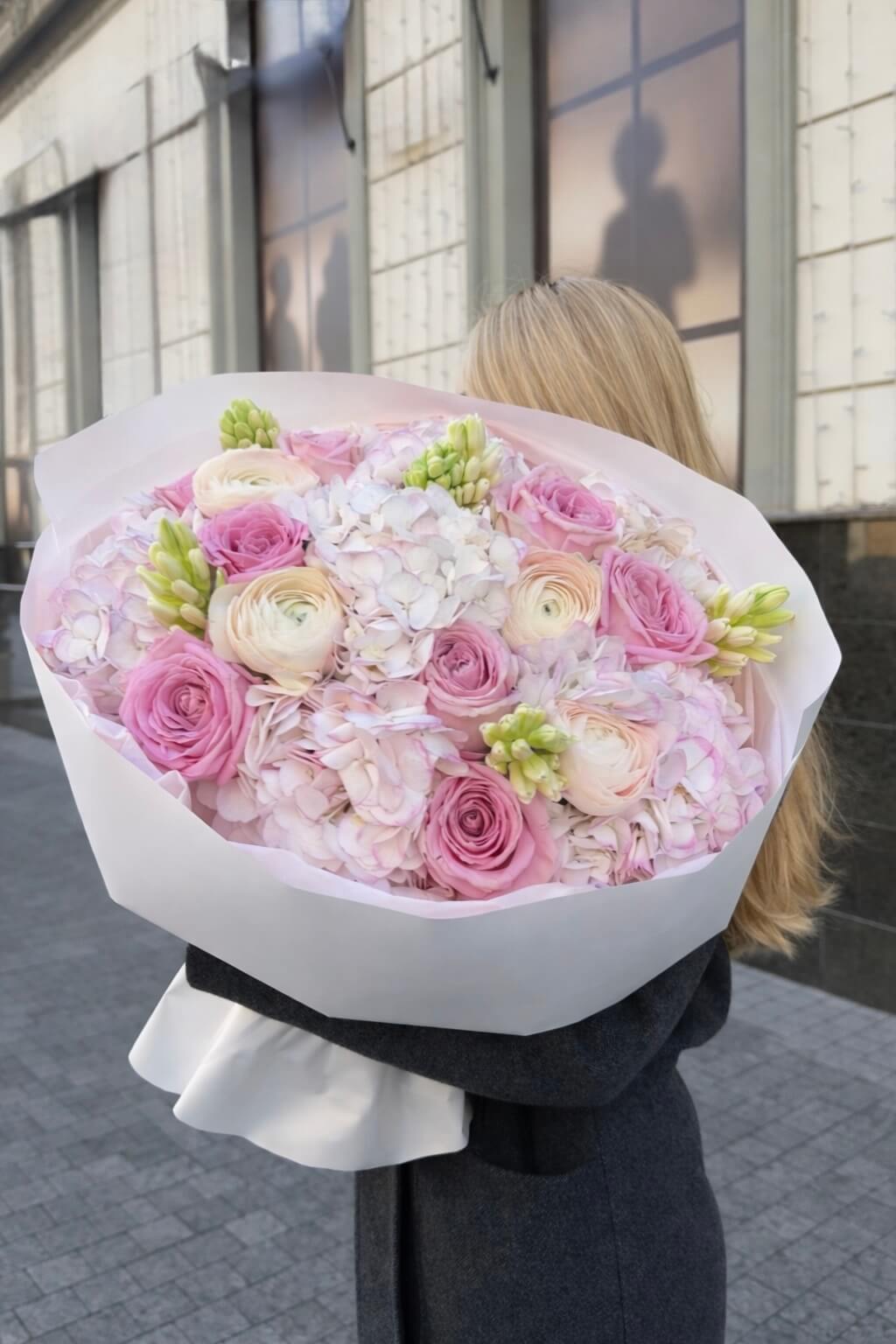 Hydrangea, Garden Rose & Stock Luxe Bouquet