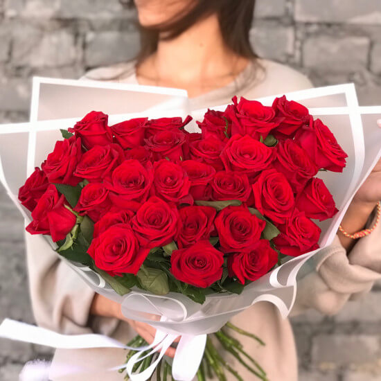 LUXURIOUS ROMANCE
